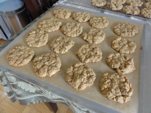 Baked maple walnut cookies